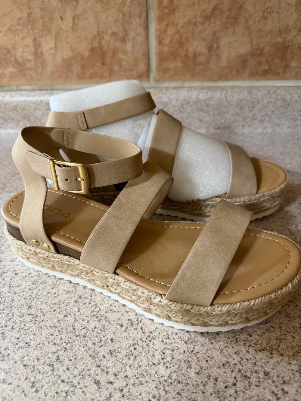 NEW! Soda Women’s Beige Espadrille Platform Sandals - Size 10